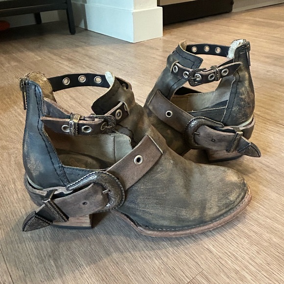 Freebird by Steven Carsten Booties - Picture 1 of 5